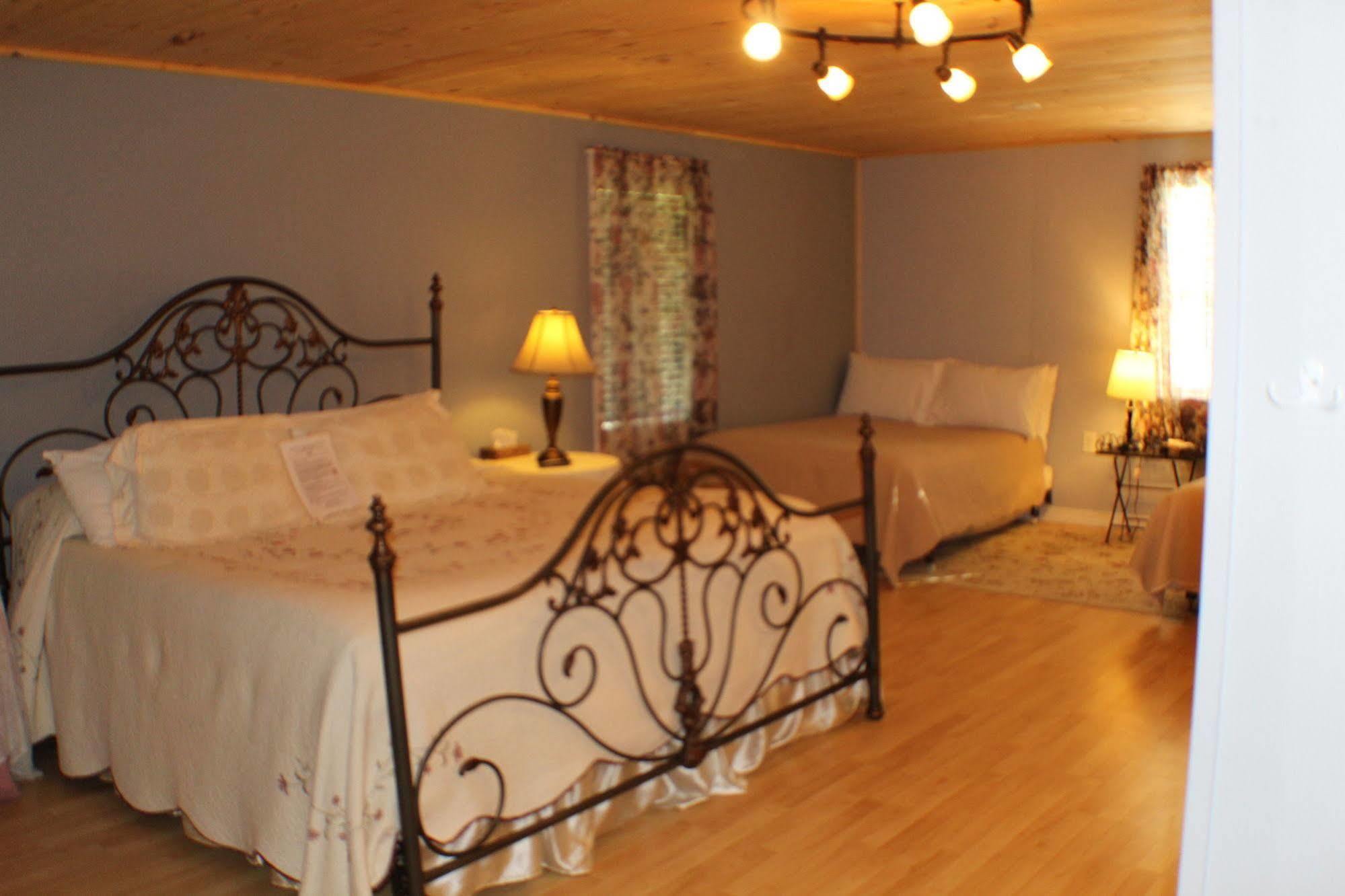 Bromley View Inn Bondville Exterior foto