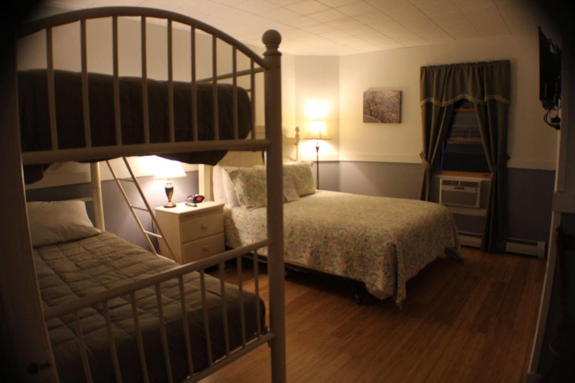 Bromley View Inn Bondville Exterior foto