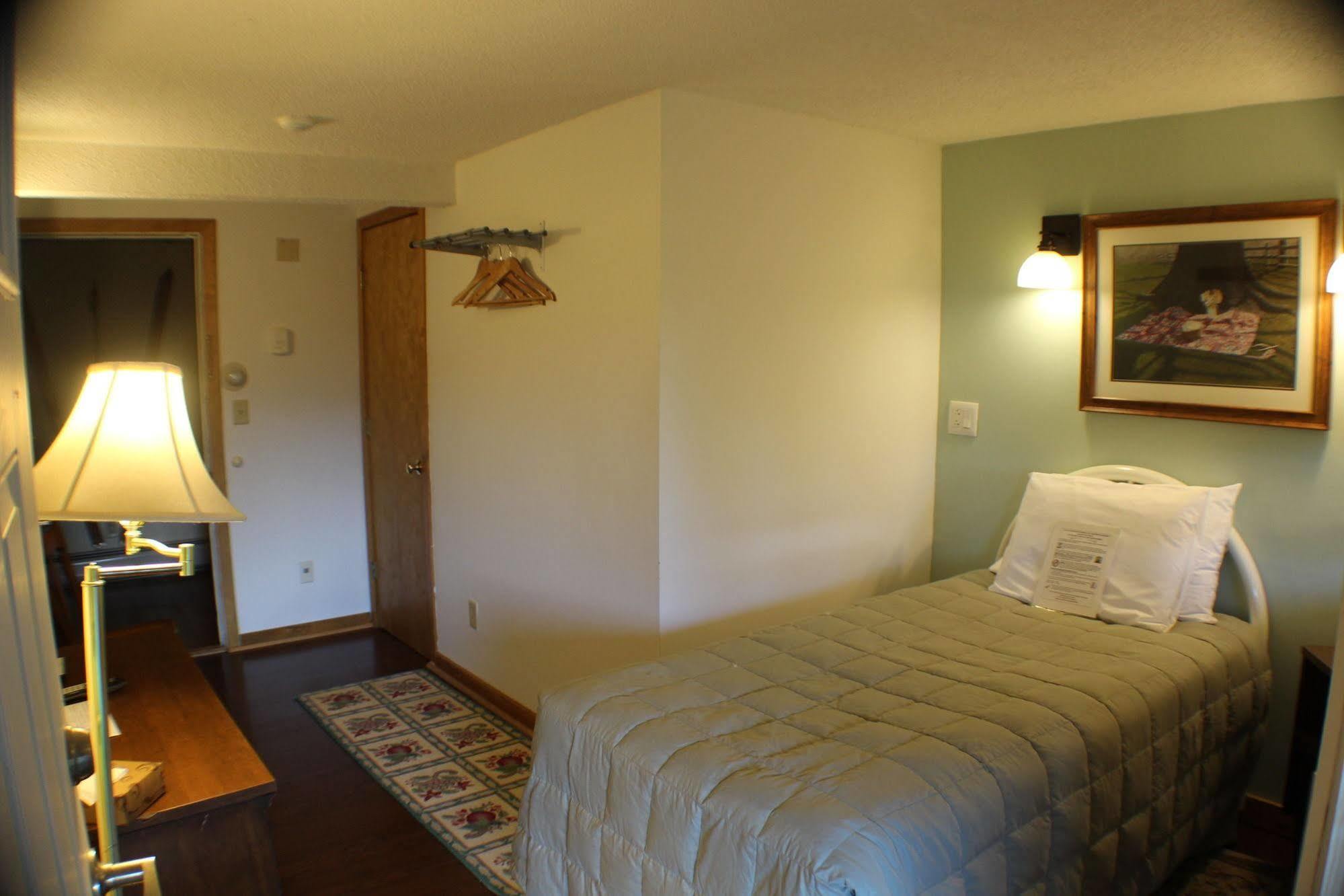 Bromley View Inn Bondville Exterior foto